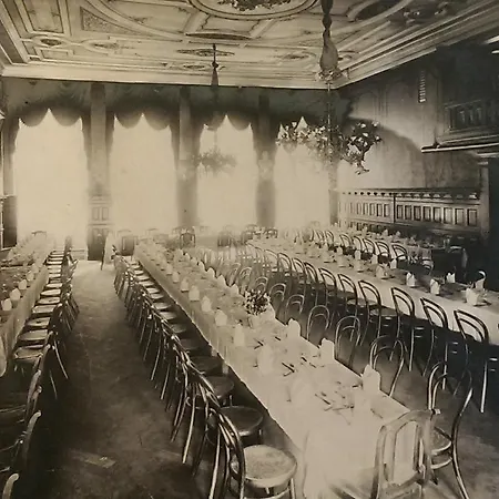 Badischer Hof ホテル 3*