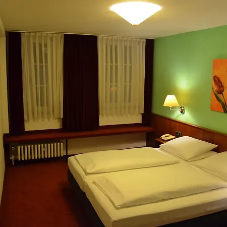 ホテル Badischer Hof タウバービショフスハイム